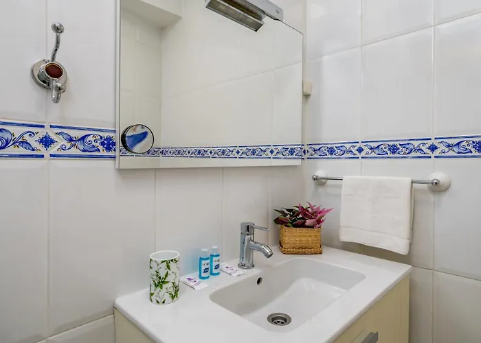 דירה Seaside Bliss: 3 Bedroom With A View פואנגירולה