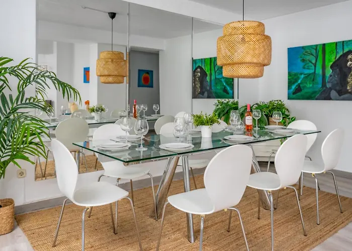 Seaside Bliss: 3 Bedroom With A View דירה פואנגירולה