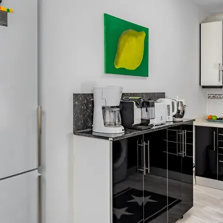 Апартаменти Seaside Bliss: 3 Bedroom With A View *