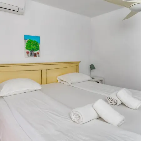 דירה Seaside Bliss: 3 Bedroom With A View