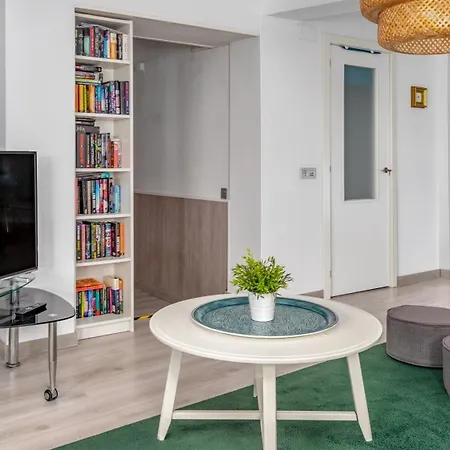 Апартаменти Seaside Bliss: 3 Bedroom With A View