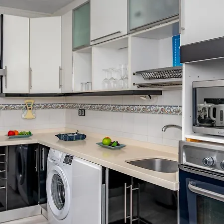 Seaside Bliss: 3 Bedroom With A View Fuengirola