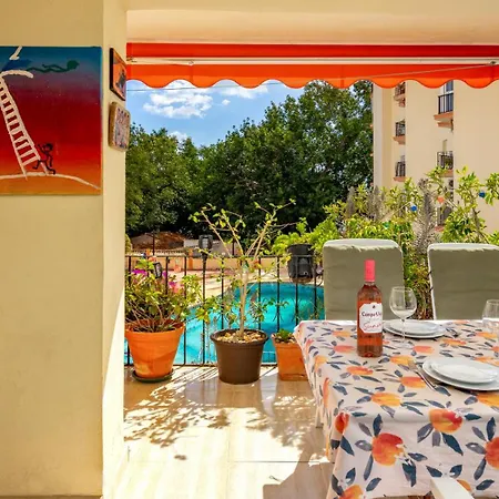 Seaside Bliss: 3 Bedroom With A View