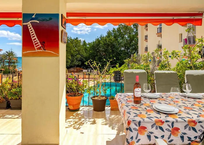 Seaside Bliss: 3 Bedroom With A View