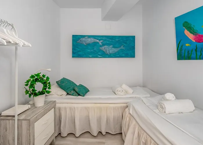 Apartment Seaside Bliss: 3 Bedroom With A View